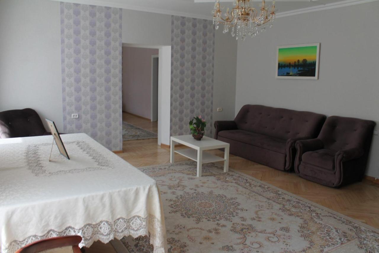 Residence Hotel Pavlodar Exteriör bild