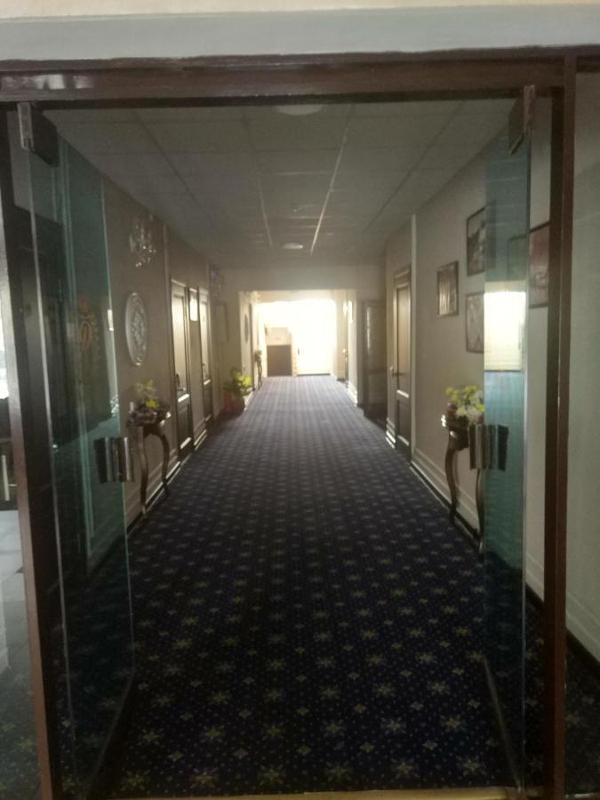 Residence Hotel Pavlodar Exteriör bild
